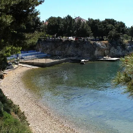 With A Parking Space - 13910 *