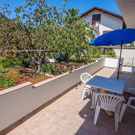 With A Parking Space - 13910 *