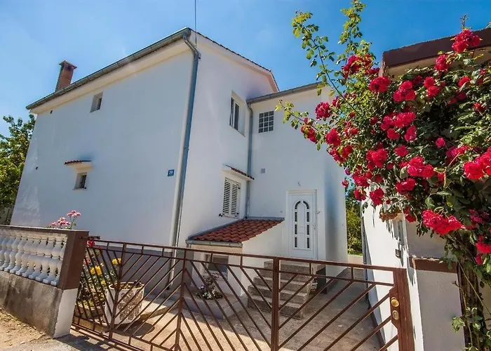 With A Parking Space - 13910 Apartman *