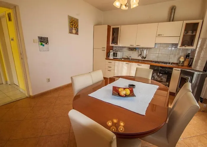 With A Parking Space - 13910 Zadar